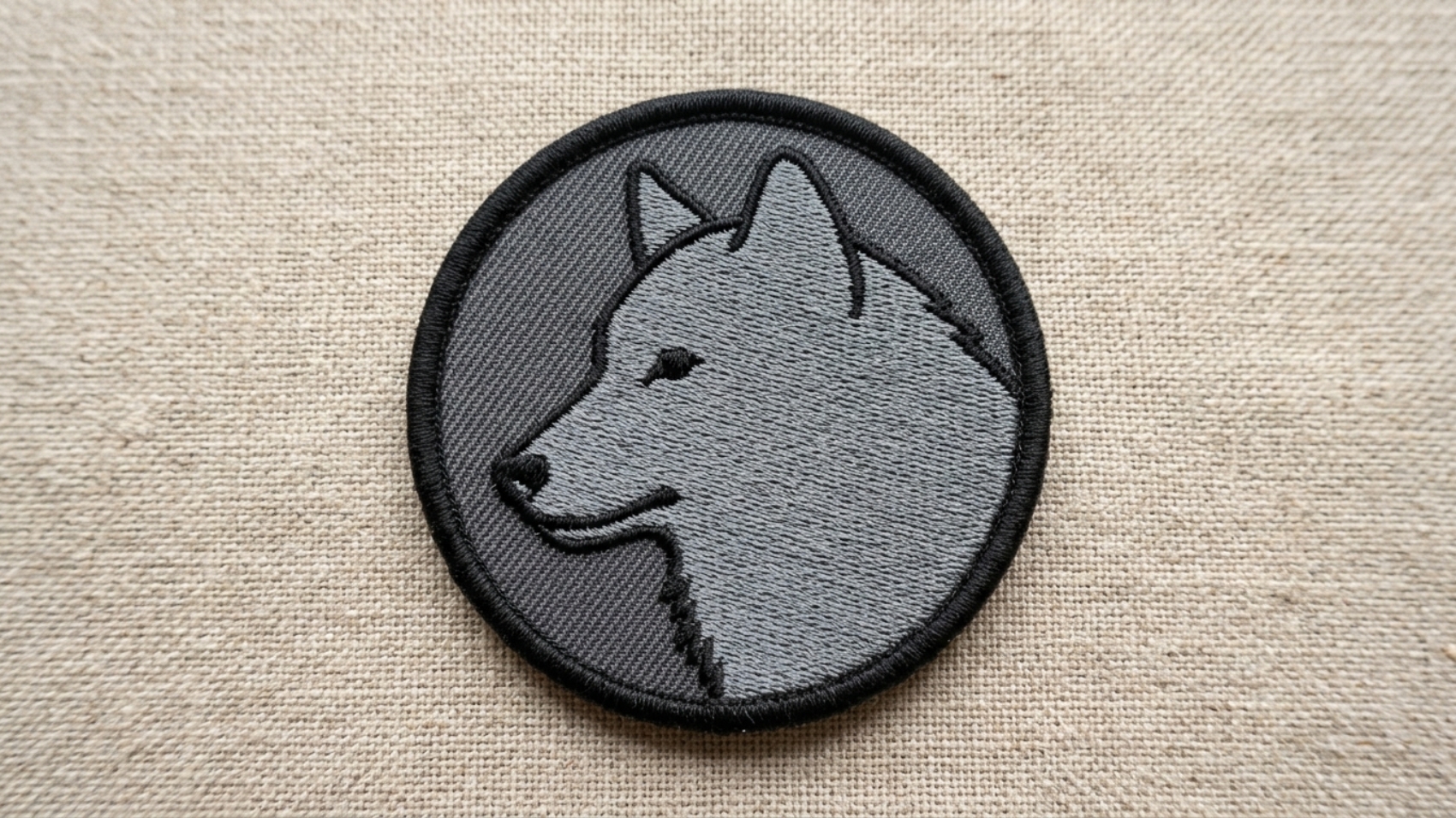 Embroidered_wolf_head_patch_202607031314
